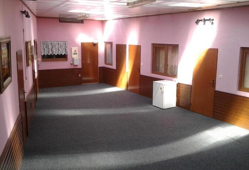 スタンダードルーム, Retro Vrbovec