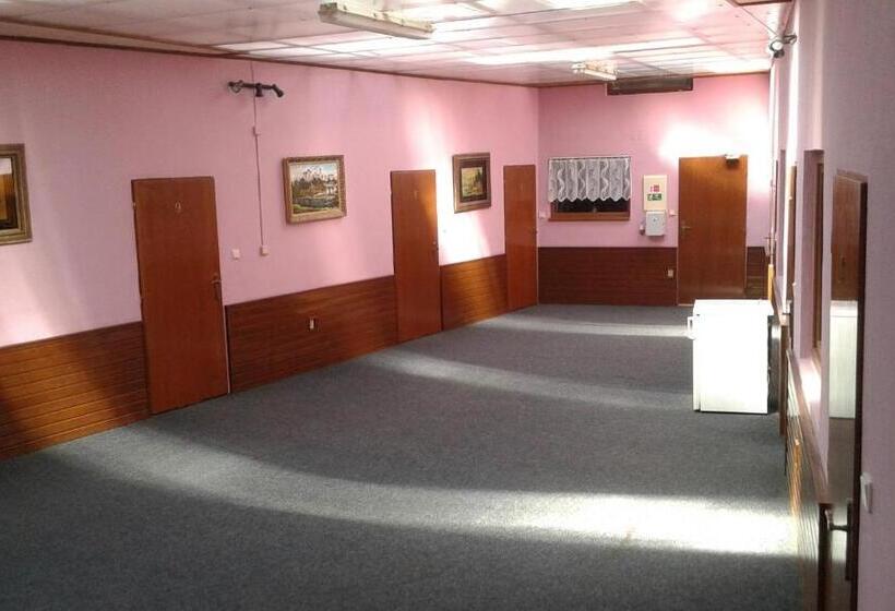 スタンダードルーム, Retro Vrbovec