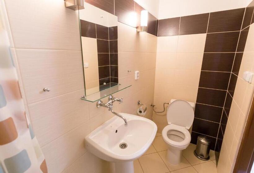 スタンダードルーム, Retro Vrbovec