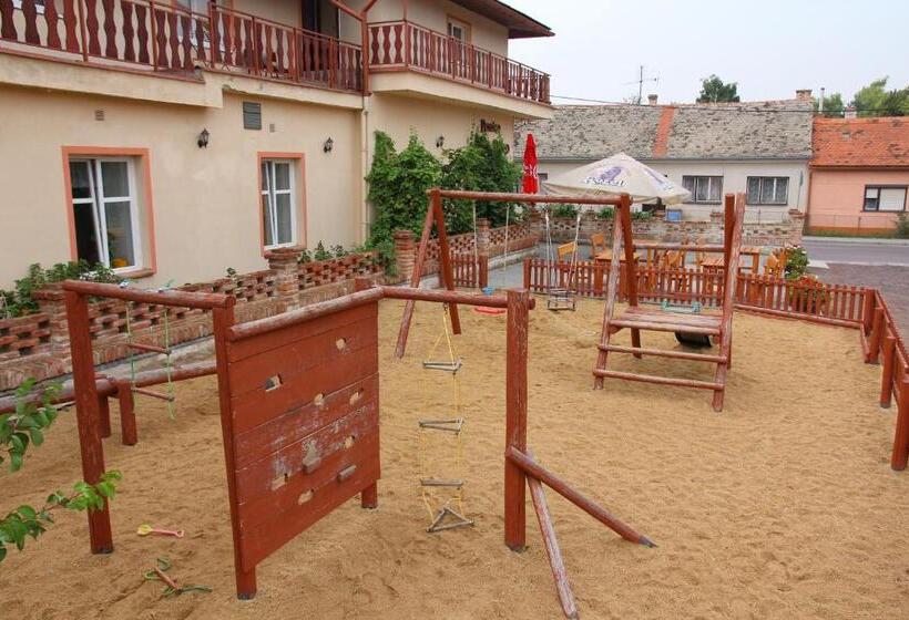 1ベッドルームのスーペリアアパートメント, Retro Vrbovec