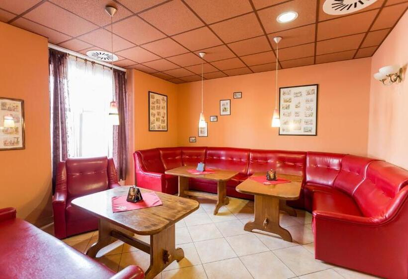 ファミリージュニアスイート, Retro Vrbovec