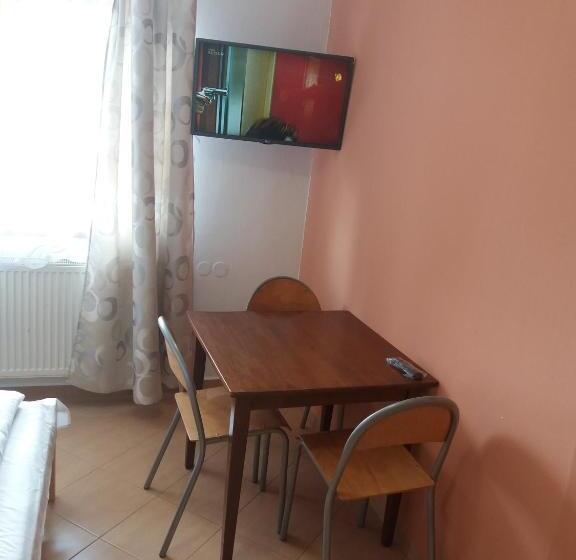 ファミリージュニアスイート, Retro Vrbovec