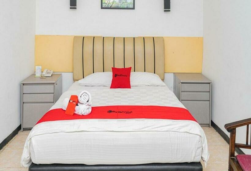 Номер Стандарт, Reddoorz Plus @ Cibogo Puncak 3
