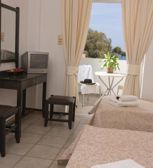 غرفة قياسية ثلاثية ذات إطلالة جانبية على البحر, Akti Corali