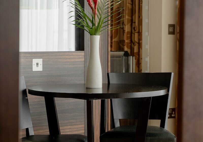 스위트, Abode Chester