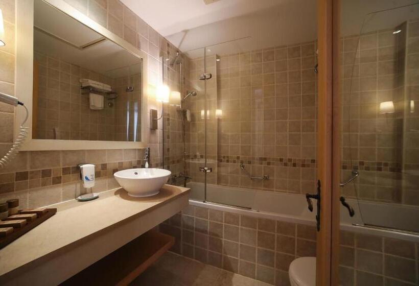 اتاق لوکس با بالکن, Cocos The Club Solto