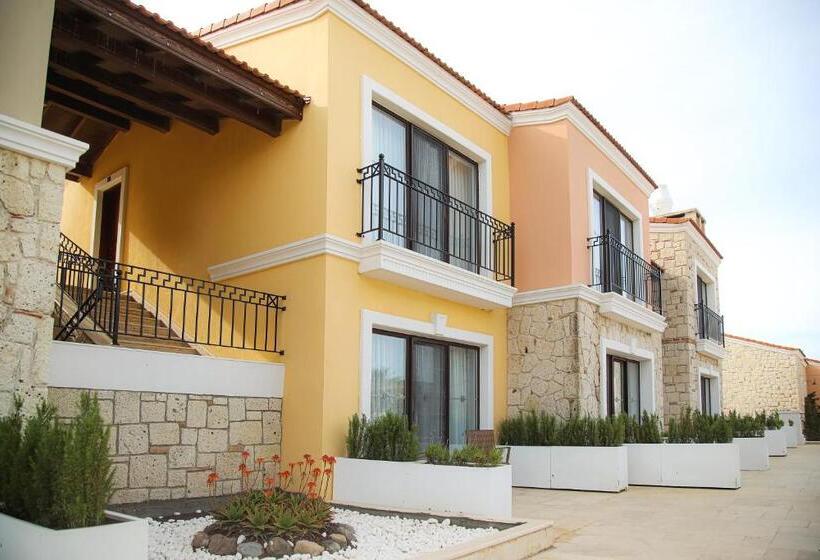 اتاق لوکس با بالکن, Cocos The Club Solto