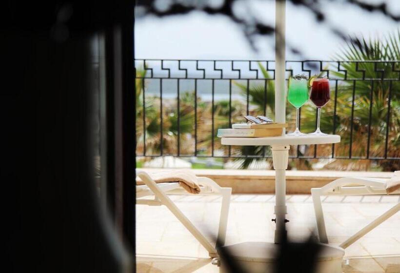 اتاق لوکس با بالکن و چشمانداز دریا, Cocos The Club Solto