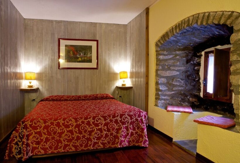 חדר סטנדרט לארבעה, Dolonne