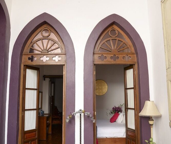 Полулюкс, El Serafin Hotel Boutique