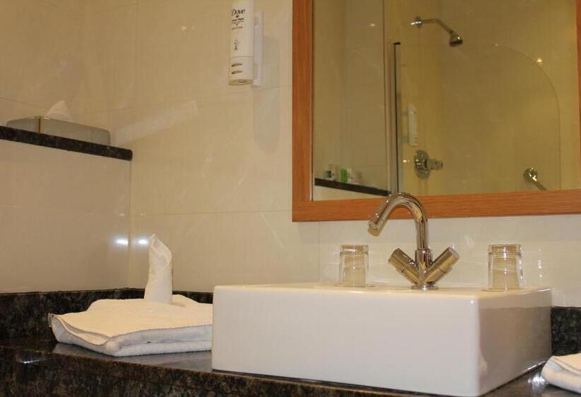 חדר סופריור לשלושה, Glengarriff Park