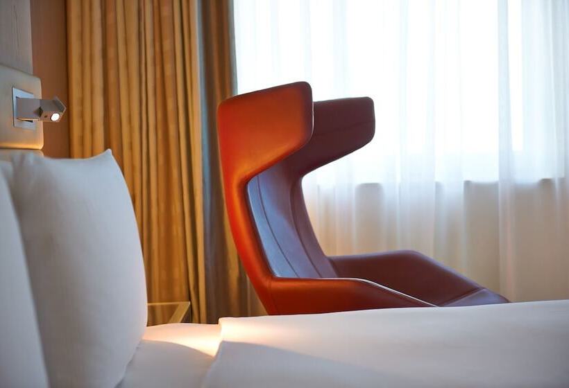 Номер Executive, Hilton Frankfurt Airport