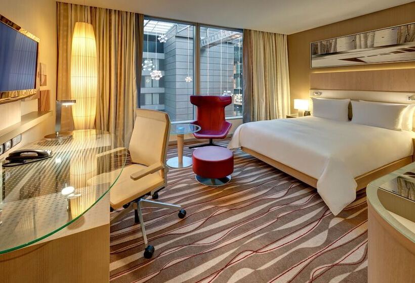 Номер Executive, Hilton Frankfurt Airport