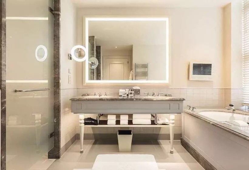 سوئیت اجرایی با تخت کینگ, Hilton Frankfurt Airport