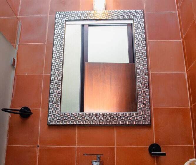 חדר סופריור, Marionetas