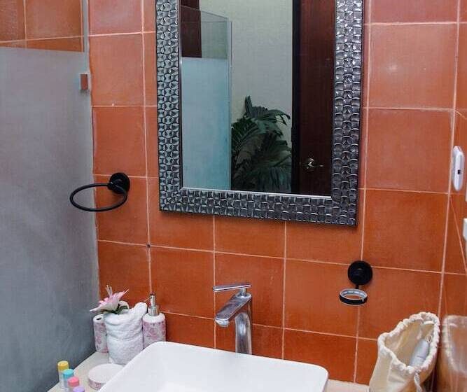 חדר סופריור, Marionetas