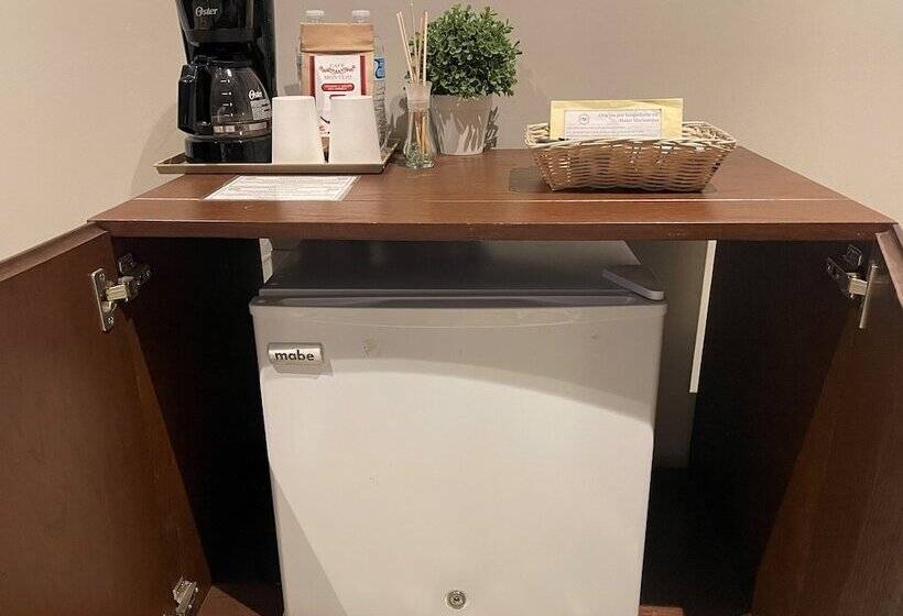 חדר סופריור, Marionetas