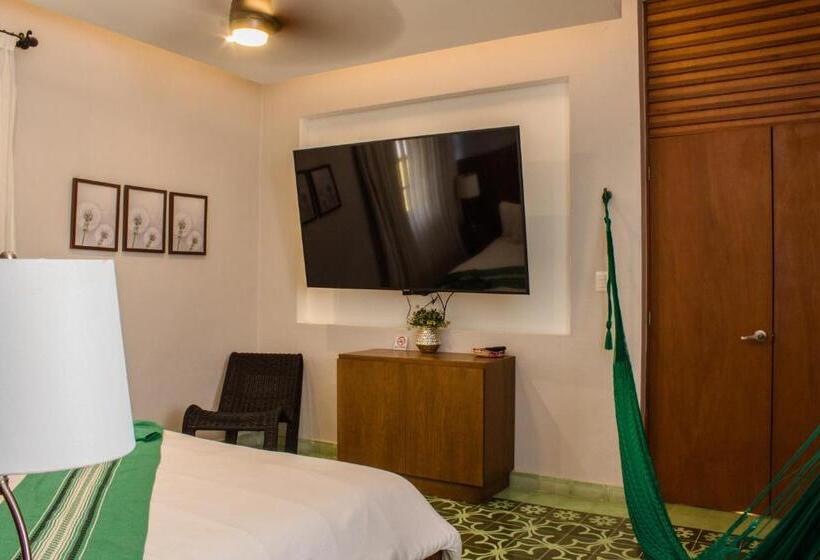 מיטת קינג בסוויטה, Marionetas