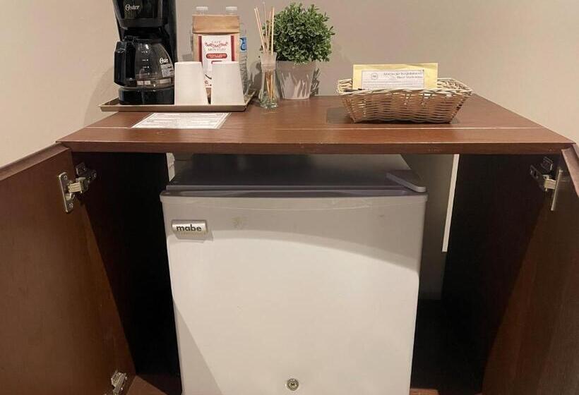 חדר סופריור, Marionetas