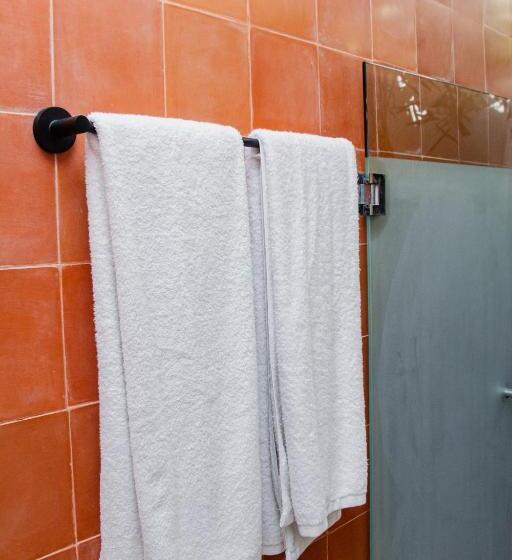 חדר סופריור, Marionetas