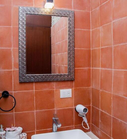 חדר סופריור, Marionetas