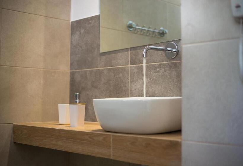 غرفة سوبيريور, Muses