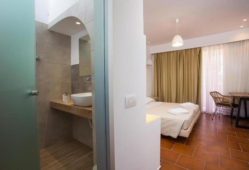 غرفة سوبيريور, Muses