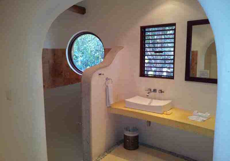 スタンダードバンガロー, Okaan