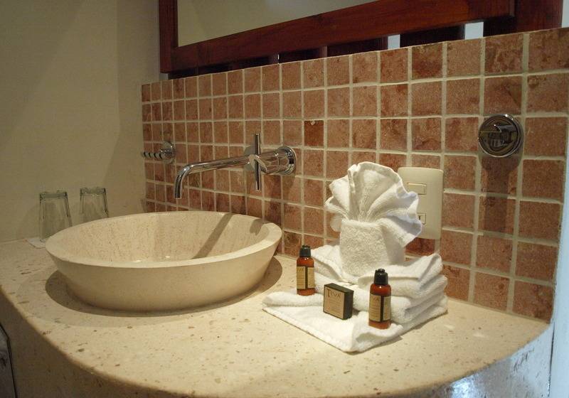 キングサイズベッドのスタンダードルーム, Okaan