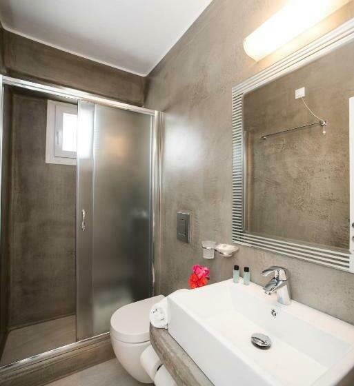 Номер Стандарт Вид на Море, Spanelis