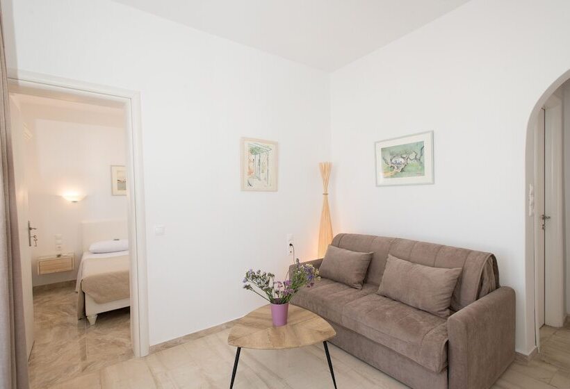 Полулюкс Вид на Море, Spanelis