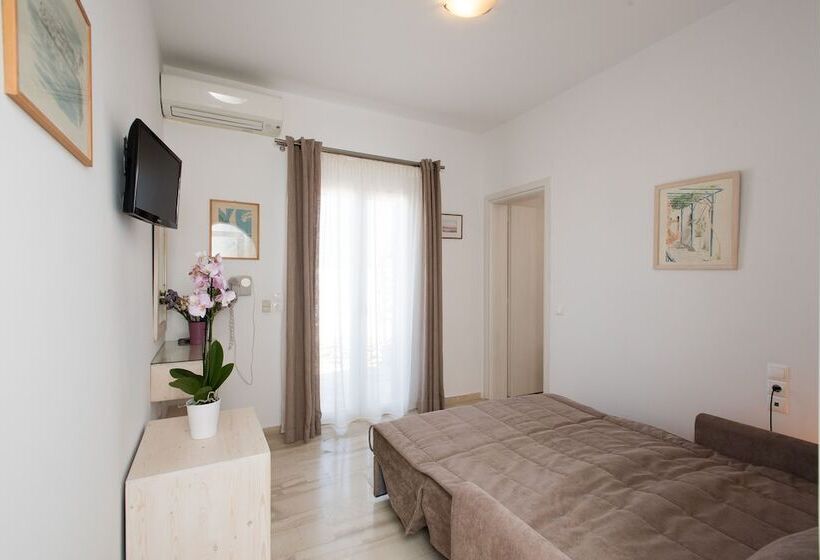 Полулюкс Вид на Море, Spanelis