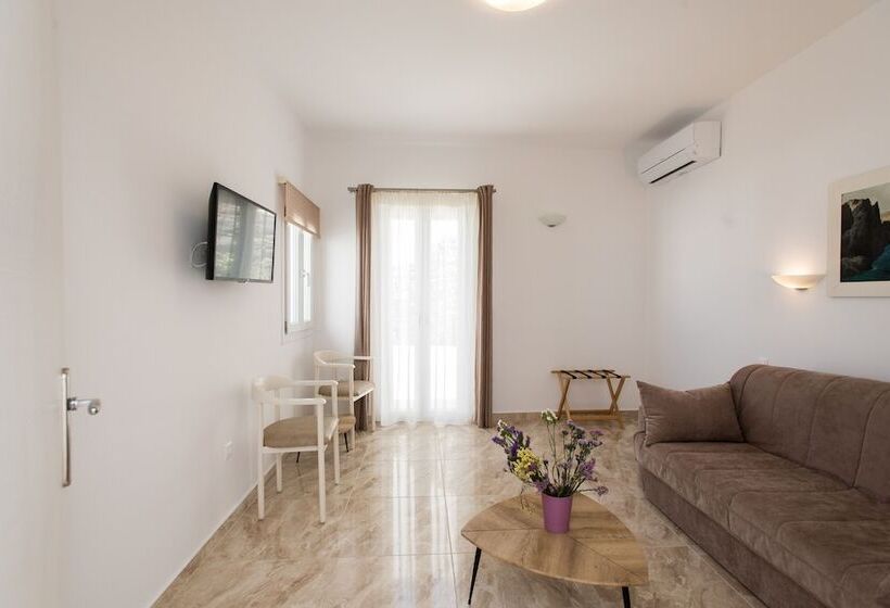 Люкс Deluxe Вид на Море, Spanelis