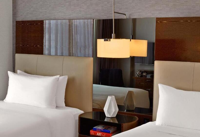 デラックスルーム, The Joule