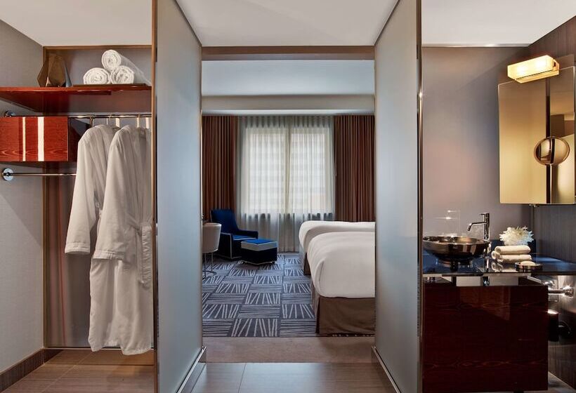 デラックスルーム, The Joule