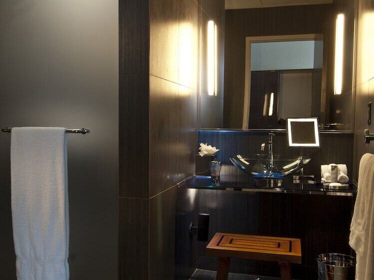 デラックスルーム, The Joule