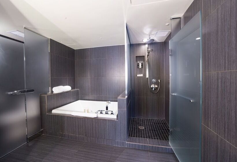 スイート, The Joule