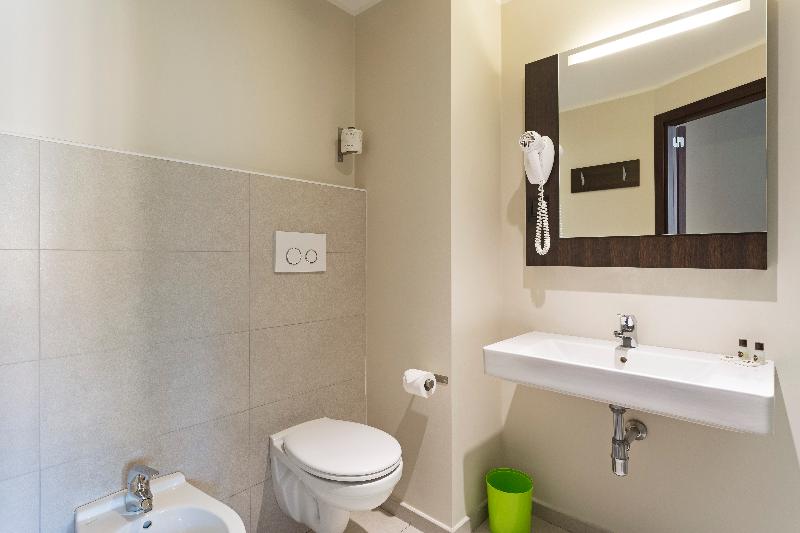 비즈니스룸, The Qube Hotel Shanghai  Close To Pudong International Airport And Disney Land