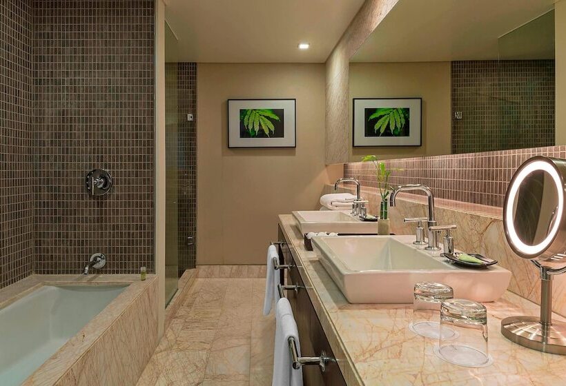 Люкс Премиум, The Westin Santa Fe, Mexico City