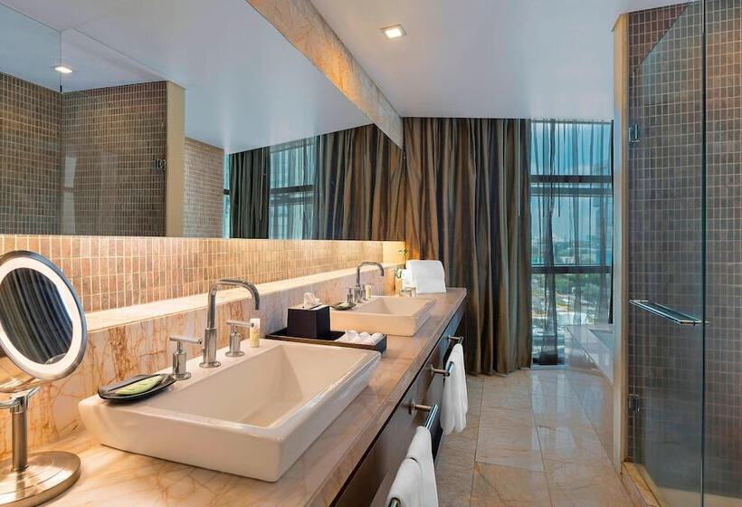 Люкс Премиум, The Westin Santa Fe, Mexico City