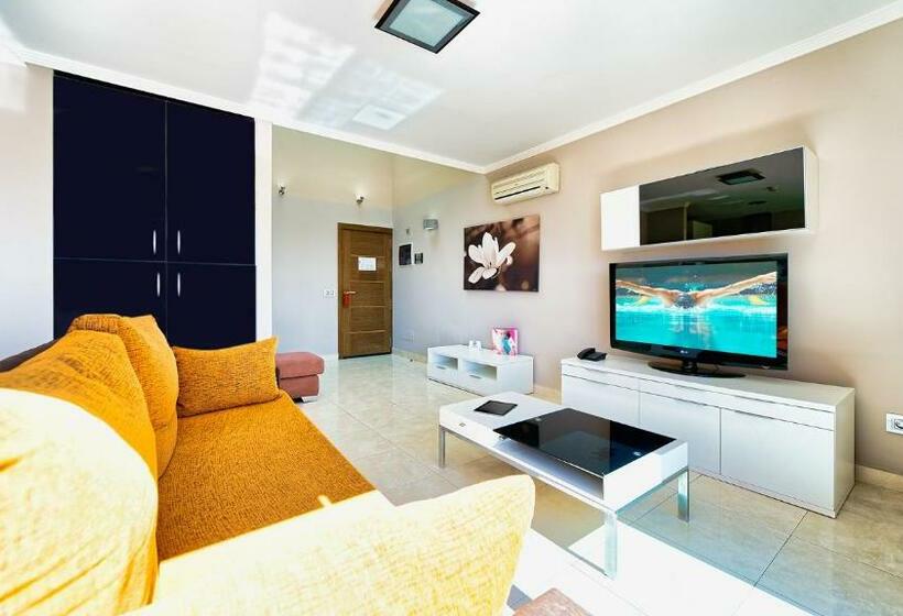 발코니가 있는 2 베드룸 아파트, Las Villas De Amadores