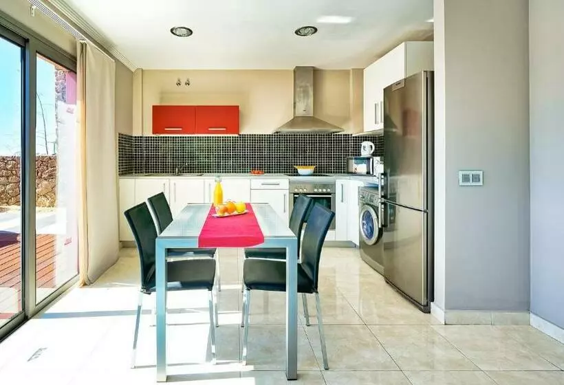 آپارتمان 2 خوابه با بالکن, Las Villas De Amadores