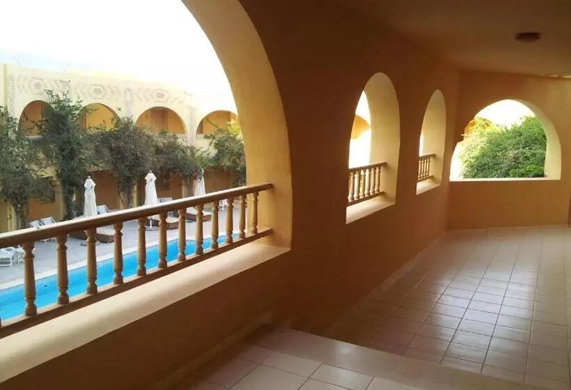 اتاق استاندارد سه تخته با چشم‌انداز باغ, Ksar El Jerid Tozeur