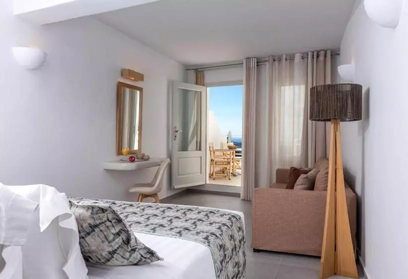 سوئیت با چشم‌انداز, Adamant Suites