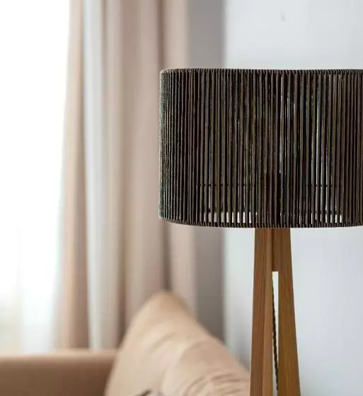 سوئیت با چشم‌انداز, Adamant Suites