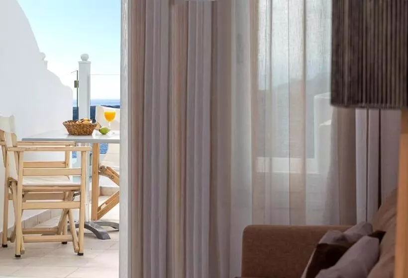 سوئیت با چشم‌انداز, Adamant Suites