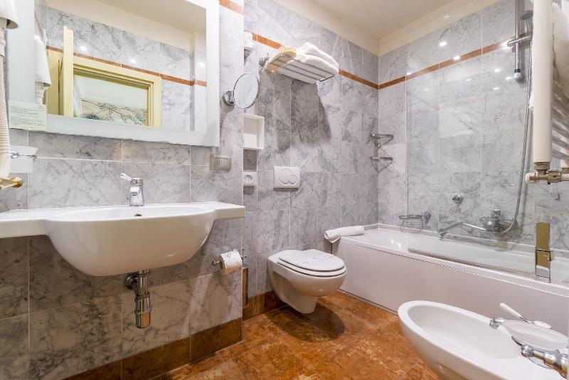 اتاق خانوادگی, Art Atelier