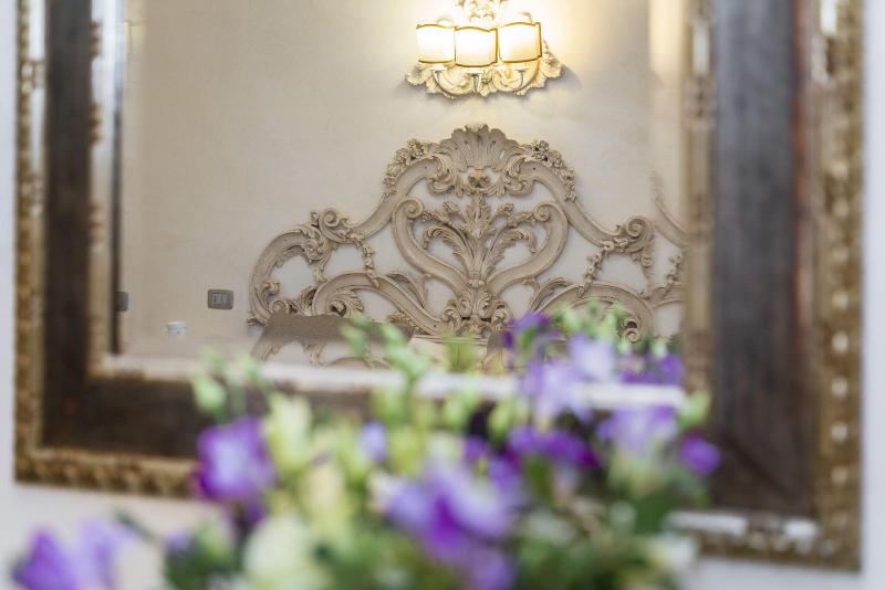 اتاق خانوادگی, Art Atelier