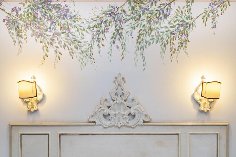 اتاق اکونومی, Art Atelier