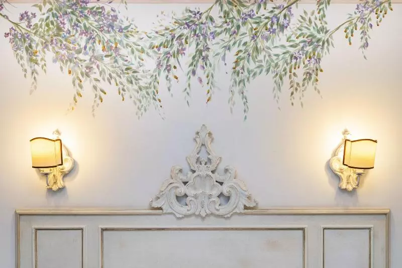 اتاق اکونومی, Art Atelier